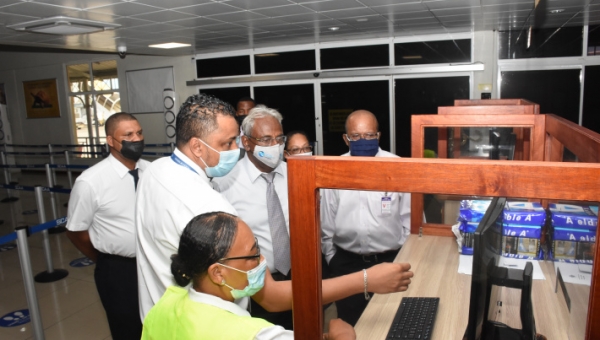 Minister Fonseka conducts second visit to Immigration section at the airport